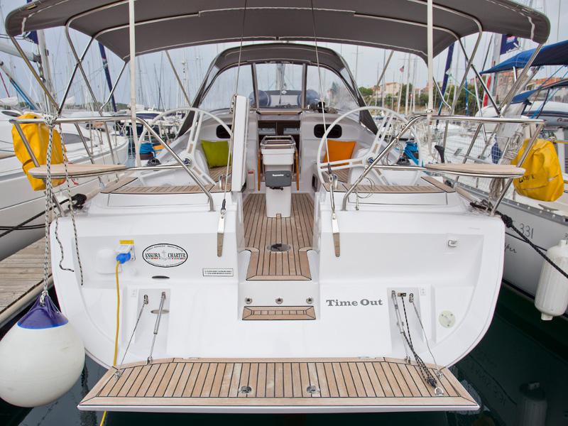 Book yachts online - sailboat - Elan 394 Impression - TIME OUT - rent