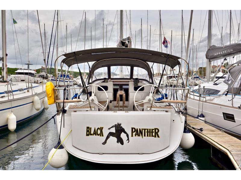 Book yachts online - sailboat - Elan 40 Impression - BLACK PANTHER - rent