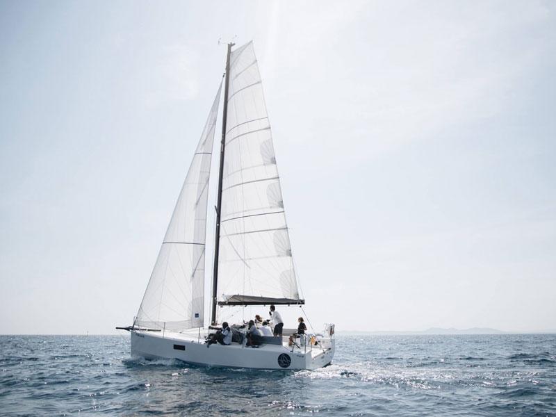 Book yachts online - sailboat - Pogo 30 - Spica - rent