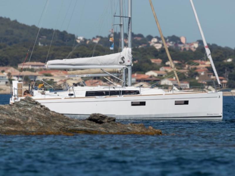 Book yachts online - sailboat - Oceanis 38.1 - Eleven - rent