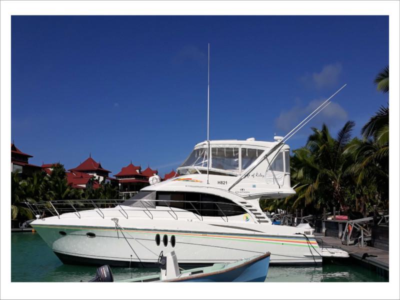 Book yachts online - motorboat - Silverton Ovation 52 - Life of Riley - rent