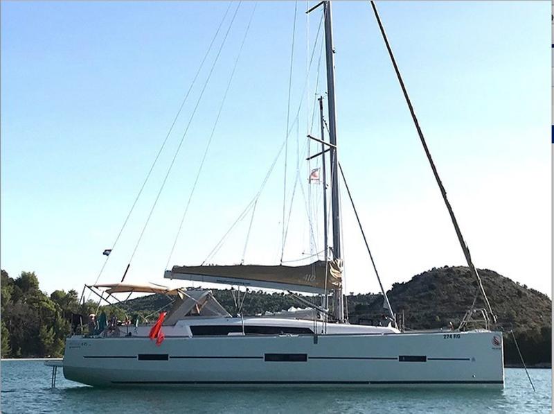Book yachts online - sailboat - Dufour 410 Grand Large 6 - Swallow - rent
