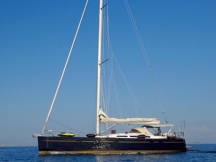 Book yachts online - sailboat - Hanse 531 - Bahia Feliz III - rent