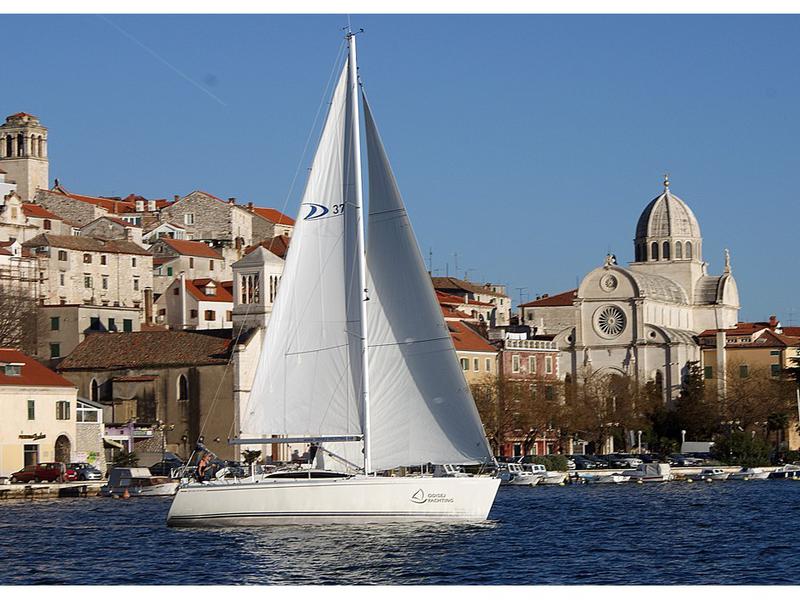 Book yachts online - sailboat - Delphia 37.3 - LE SOLEIL  - rent