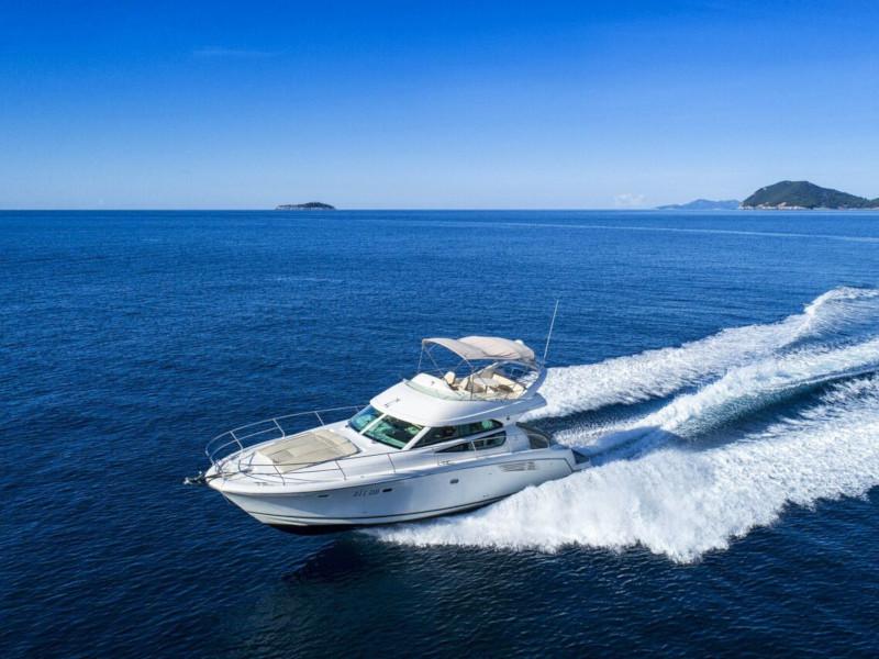 Book yachts online - motorboat - Prestige 42 - Marko - rent