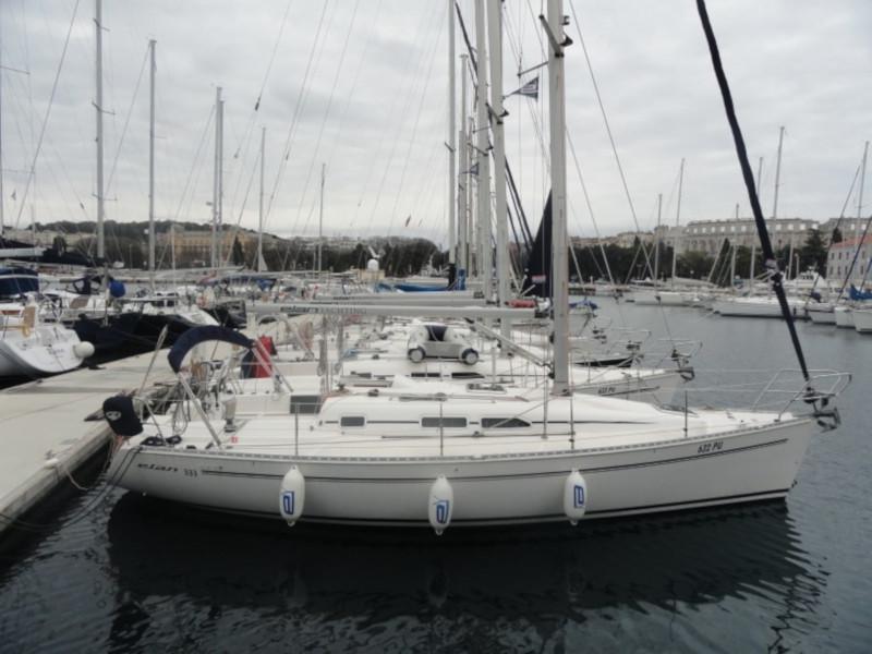 Book yachts online - sailboat - Elan 333 - Brina - rent