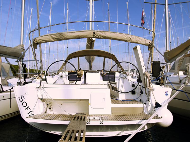 Book yachts online - sailboat - Dufour 412 Grand large - Sofia - rent