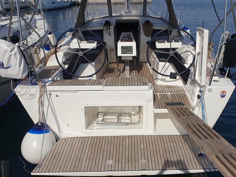 Book yachts online - sailboat - Dufour 360 Grand Large - Lola - rent