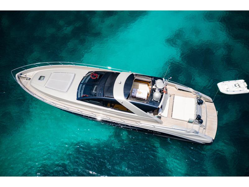 Book yachts online - motorboat - Riva 68 Ego - Pendrgon - rent