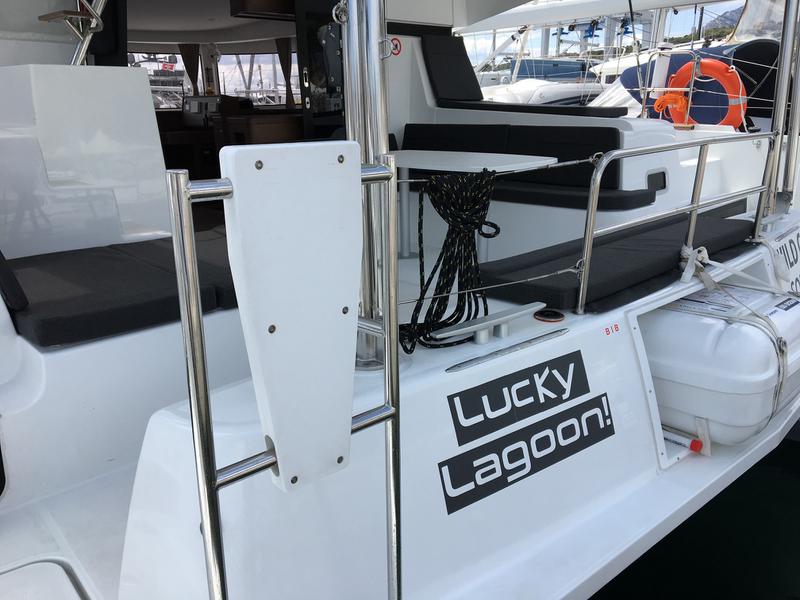 Book yachts online - catamaran - Lagoon 42 - Lucky Lagoon - rent