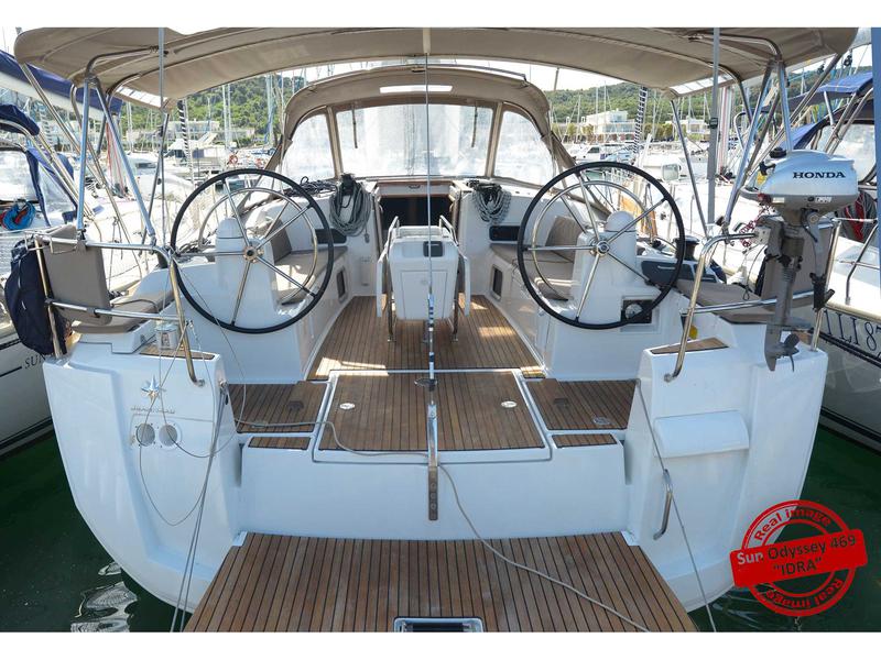 Book yachts online - sailboat - Sun Odyssey 469 - Idra -  Solar Panel - rent