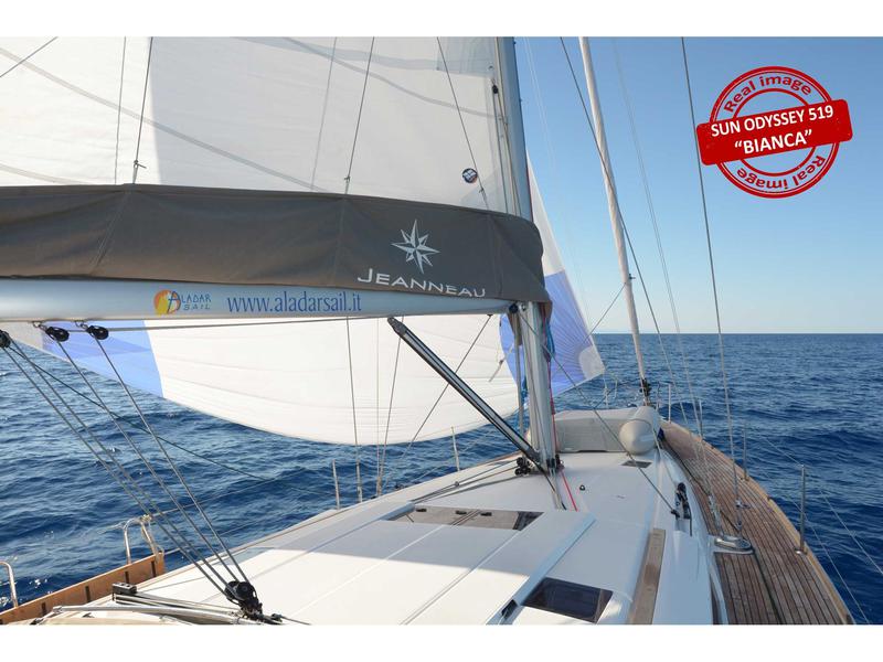 Book yachts online - sailboat - Sun Odyssey 519 - Bianca - Water maker, Solar Panel - rent