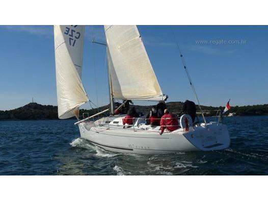 Book yachts online - sailboat - First 40.7 - Sixtynine - rent