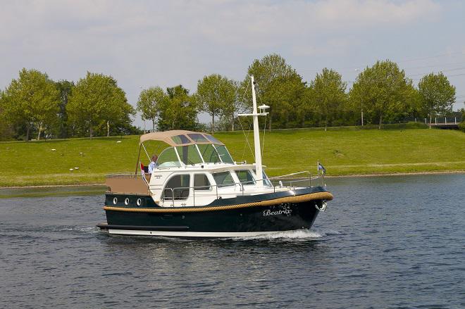 Book yachts online - motorboat - Linssen Classic Sturdy 32 AC - VL/Classic 32AC - rent