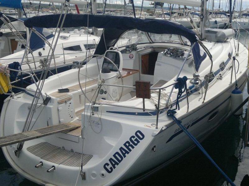 Book yachts online - sailboat - Bavaria 39 Cruiser - CADARGO (2015 sails) - rent