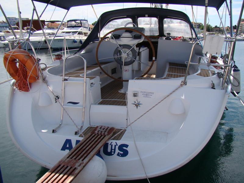 Book yachts online - sailboat - Sun Odyssey 37 - ALTIUS ( Sails 2017: - rent