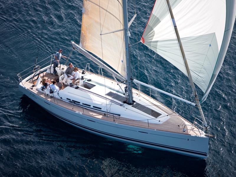 Book yachts online - sailboat - Beneteau First 45 - XENA - rent