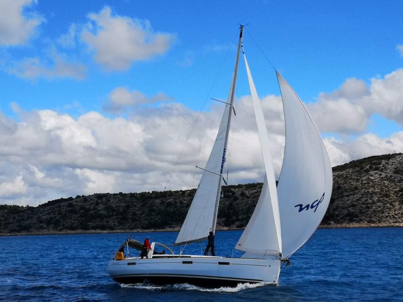 Book yachts online - sailboat - Oceanis 45 - Neška II - BT - rent