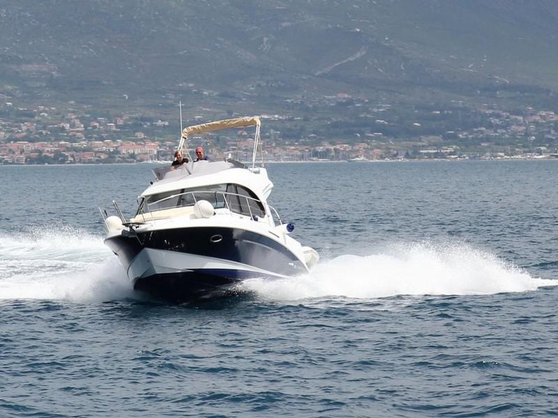 Book yachts online - motorboat - Beneteau Antares 30 Fly - RIMA - rent