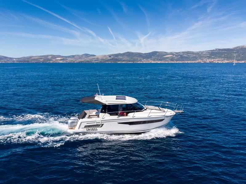 Book yachts online - motorboat - Jeanneau Merry Fisher 895 - EMANUEL - rent