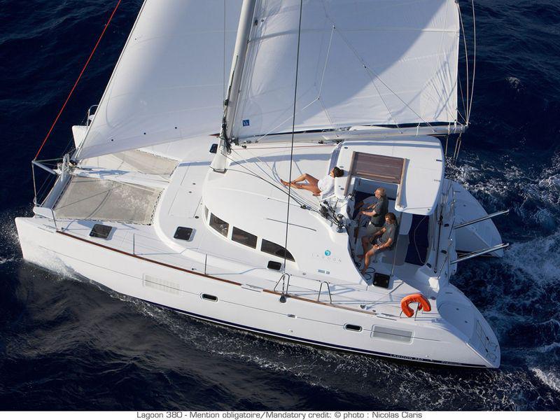 Book yachts online - catamaran - Lagoon 380 S2 - My Princess (NEW SAILS 2022) - rent