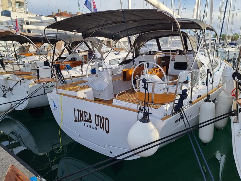 Book yachts online - sailboat - Elan Impression 45.1 - LINEA UNO with A/C - rent