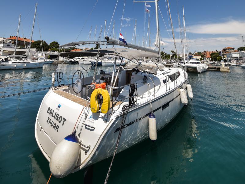 Book yachts online - sailboat - Bavaria Cruiser 46 - Baligot - rent