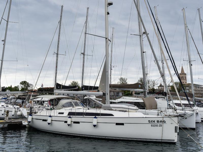 Book yachts online - sailboat - Bavaria Cruiser 46 - SIX BAG - rent