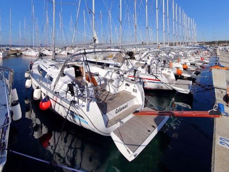 Book yachts online - sailboat - Bavaria Cruiser 41 - Calamari - rent