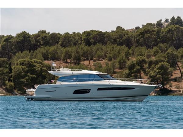 Book yachts online - motorboat - Prestige 550S - Atonika - rent