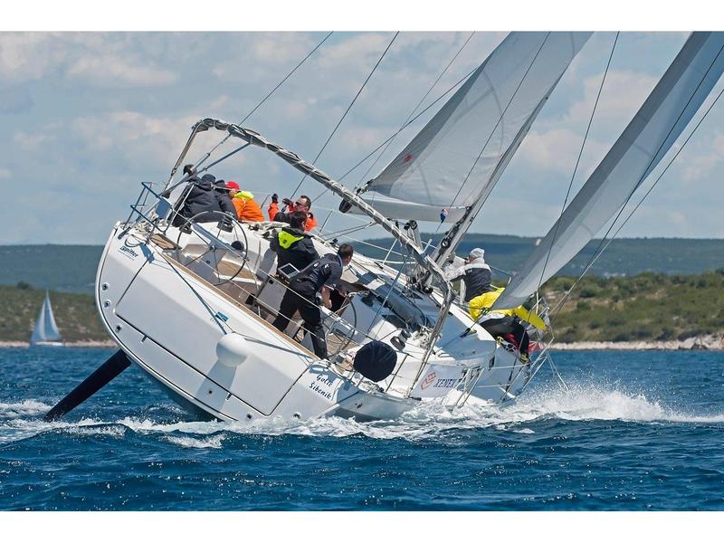 Book yachts online - sailboat - Bavaria Cruiser 45 - Golić - rent