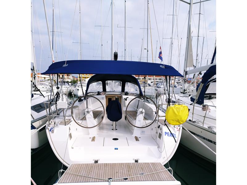 Book yachts online - sailboat - Bavaria Cruiser 41 - Pearl - rent