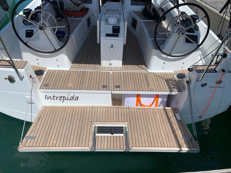Book yachts online - sailboat - Sun Odyssey 410 - Intrepida - rent