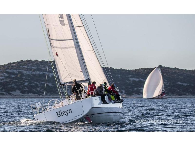 Book yachts online - sailboat - Elan E5 - Elaya - rent