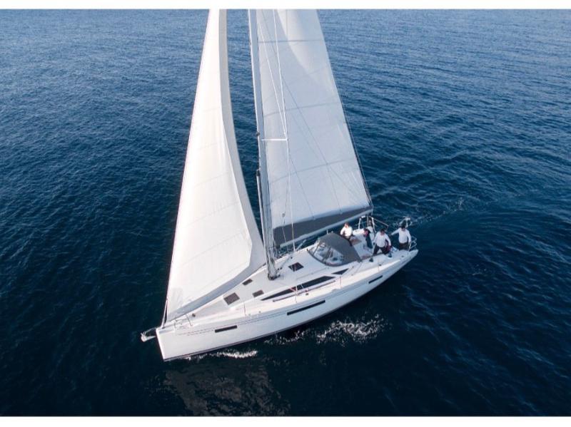 Book yachts online - sailboat - More 40 - Small More - rent