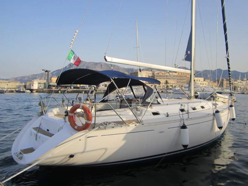 Book yachts online - sailboat - Dufour 43 - Luna - rent