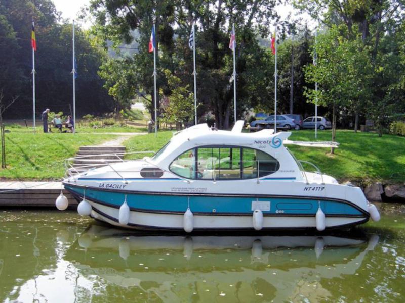 Book yachts online - motorboat - Estivale Duo - ROSAY FR - rent