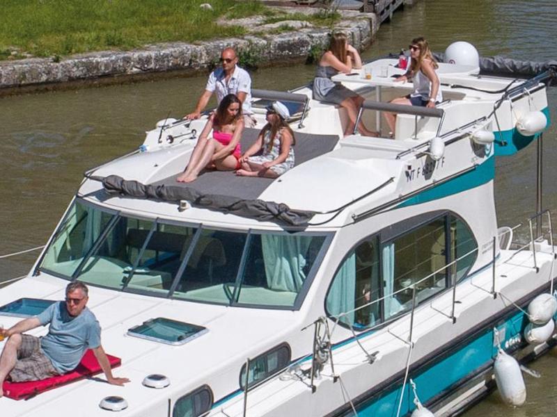 Book yachts online - motorboat - Quattro Fly C - HIMMELPFORT DE - rent