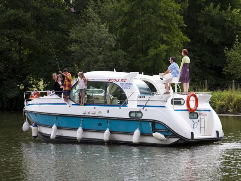 Book yachts online - motorboat - Confort 900 DP - CH DE MEZIN FR - rent