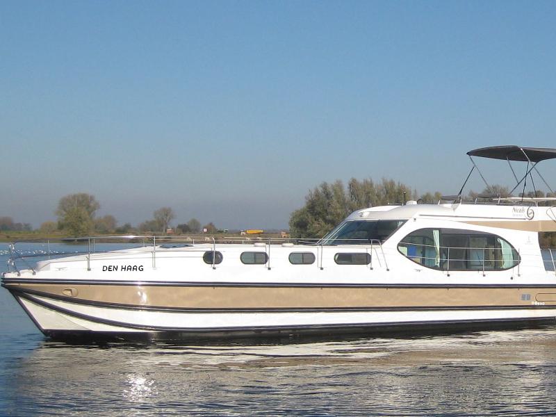 Book yachts online - motorboat - Octo Fly - Den Haag NL - rent