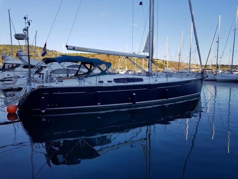 Book yachts online - sailboat - Beneteau 54 - Mambo - rent