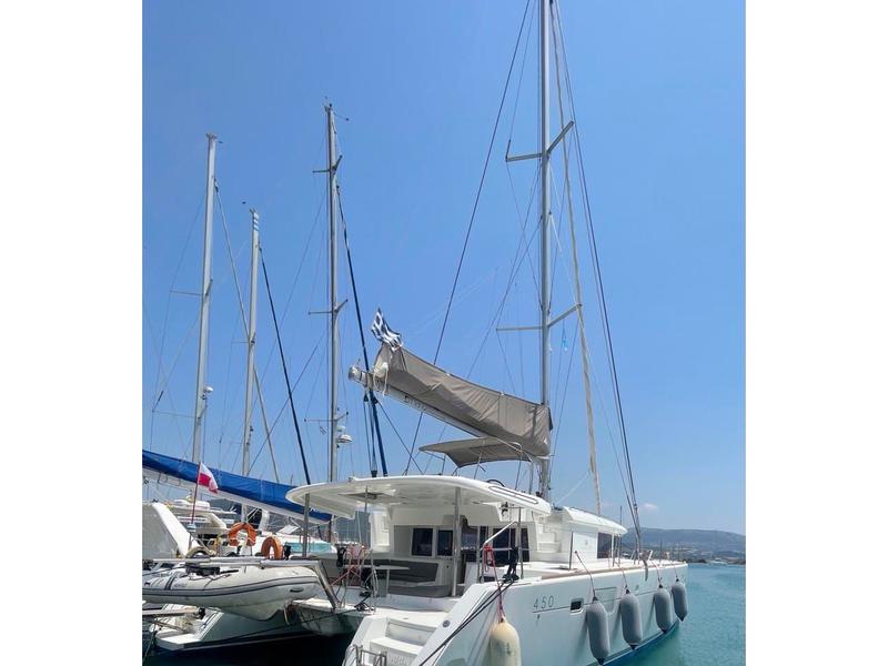 Book yachts online - catamaran - Lagoon 450 - NEFELI IV - rent