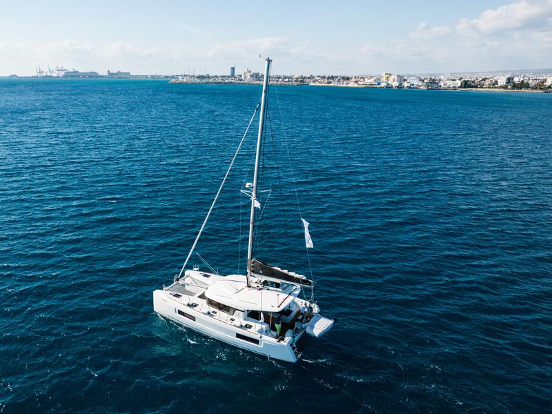 Book yachts online - catamaran - Lagoon 40-4 - Alice - rent