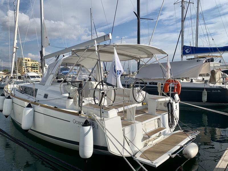 Book yachts online - sailboat - Oceanis 38.1 - Cala - rent