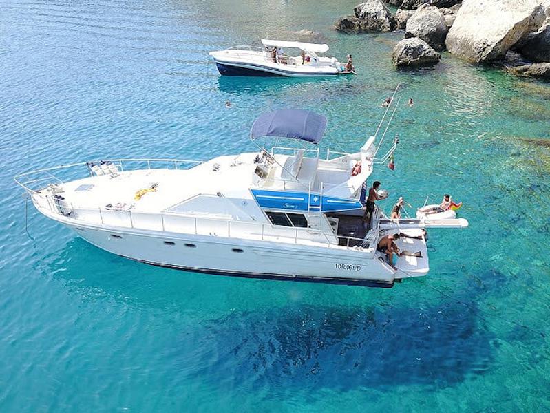 Book yachts online - motorboat - Raffaelli Storm 47S - Isla Balula - rent
