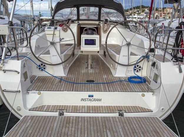 Book yachts online - sailboat - Bavaria 41 Cruiser - INSTAGRAM - rent
