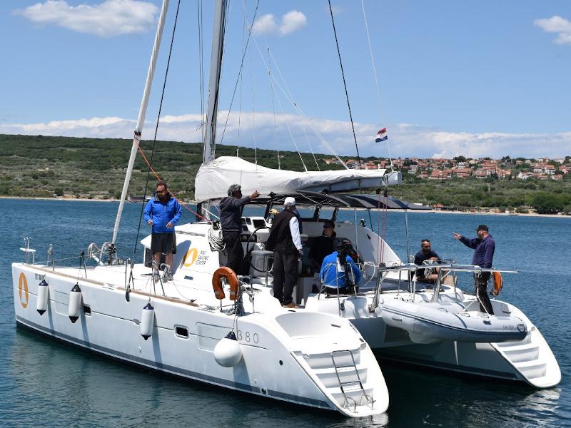Book yachts online - catamaran - Lagoon 380 - Xenia - rent