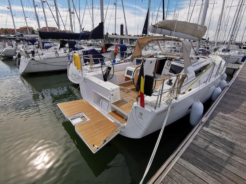 Book yachts online - sailboat - Dufour 390 Grand Large - Antares - rent