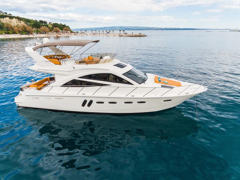 Book yachts online - motorboat - Sealine T 50 - Maja - rent