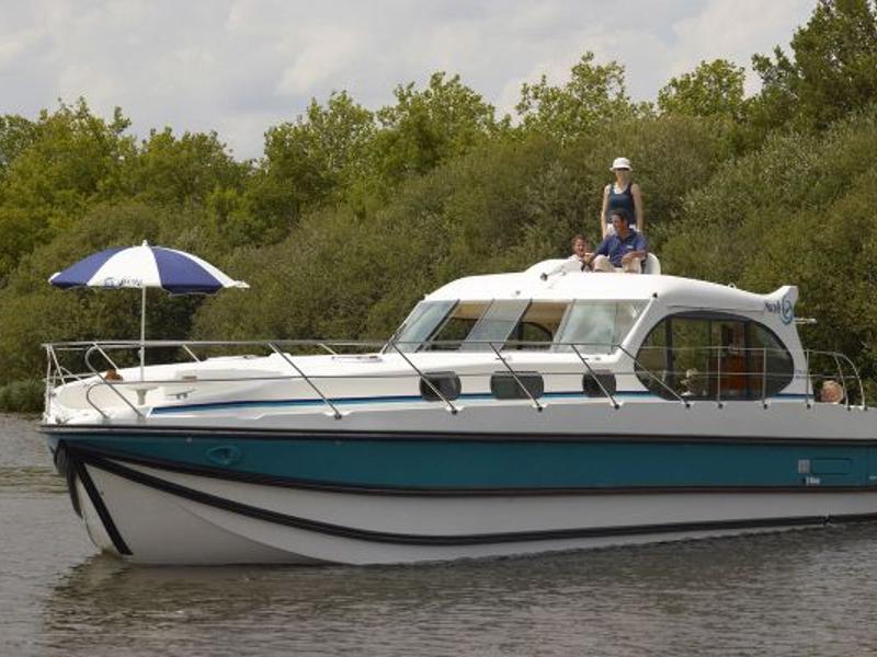 Book yachts online - motorboat - Estivale Sixto Prestige C - AIGUES-MOR - rent